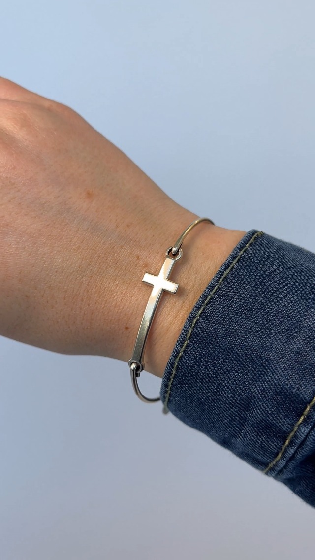 Amazon.com: Alex and Ani Spiritual Armor Cross Inline Charm Bangle